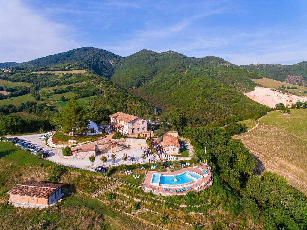 La Castellaia Resort Fabriano Exterior foto